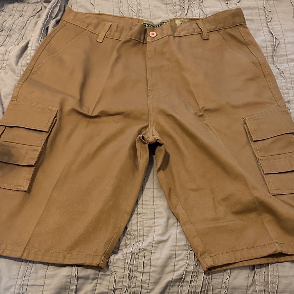 Evolution  Men's Brown Cargo Shorts size 40